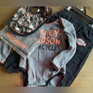 Harley-Davidson Gray and Black Baby Bib Set- 12 months